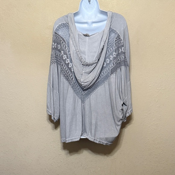 POL Crochet-Trim Hooded Tunic in Light sage - Picture 9 of 9